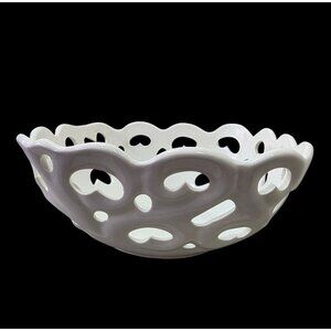 Tabletops Gallery White Pierced Ceramic Serving Basket Bowl 8.5” Sq x 3.5" H